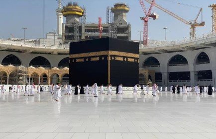 7 Nights 3 Star April Umrah Package 2026