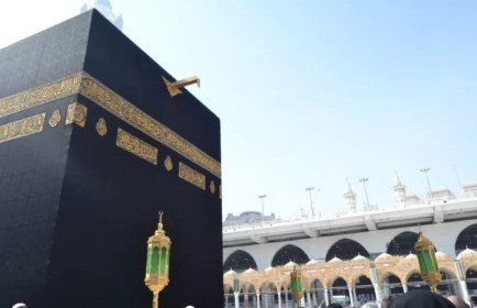 7 Nights 5 Star April Umrah Package 2026